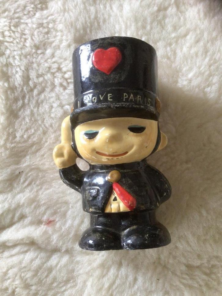 Vintage oude spaarpot in de vorm van politieagent,I Love Par, Verzamelen, Spaarpotten, Zo goed als nieuw, Overige thema's, Steen, Aardewerk of Keramiek