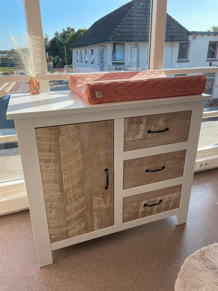Commode wit/hout outlet, Kinderen en Baby's, Kinderkamer | Commodes en Kasten, Zo goed als nieuw, 105 cm of meer, 100 cm of meer