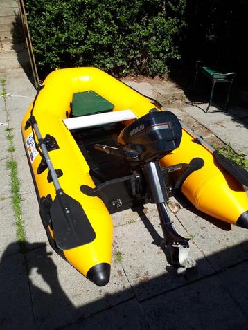 Rubberboot met twee motoren beschikbaar voor biedingen