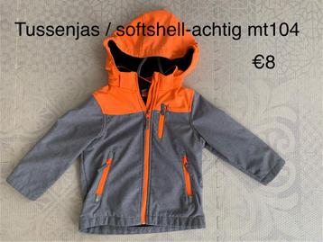 Herfstjas / tussenjas softshell-achtig jongens maat 104 beschikbaar voor biedingen