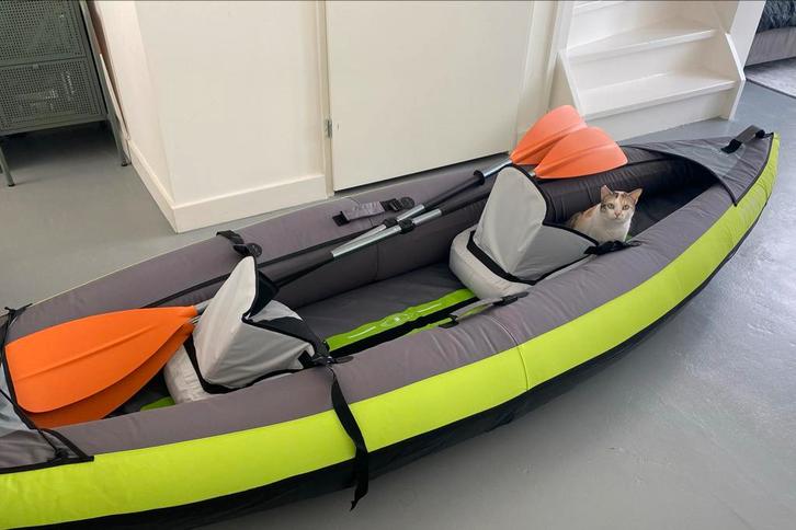 Decathlon Opblaasbare Kano 2-persoons + Peddels, Watersport en Boten, Kano's, Zo goed als nieuw, Kajak, Twee personen, Opblaasbaar
