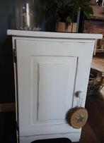 Wit kastje met deur, Ophalen of Verzenden, Gebruikt