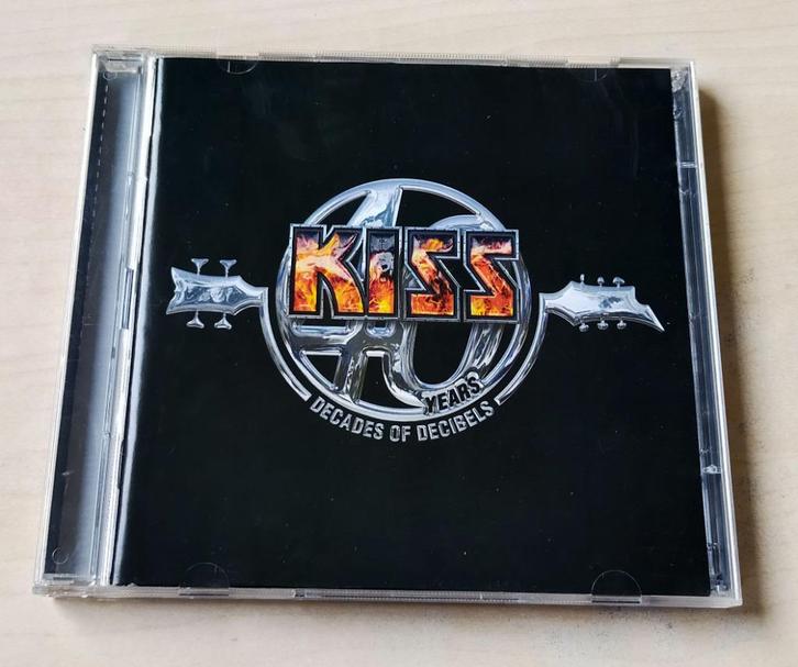 Kiss - 40 Years Decades Of Decibels 2CD 2014, Cd's en Dvd's, Cd's | Rock, Gebruikt, Poprock, Ophalen of Verzenden