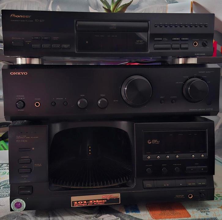 Pioneer & Onkyo (CD-speler en versteker), Audio, Tv en Foto, Cd-spelers, Zo goed als nieuw, Pioneer, Wisselaar, Ophalen of Verzenden