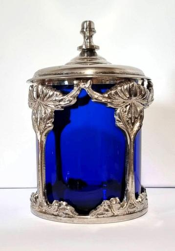 Zwaar verzilverde monturen met blauw glazen pot. beschikbaar voor biedingen