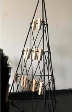 Leuke Piramide  metaalen Kaarthouder met houtenknijpers, Huis en Inrichting, Ophalen of Verzenden, Zo goed als nieuw, Overige typen