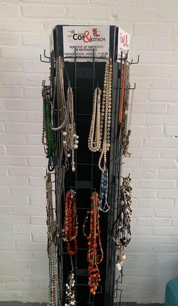 Ketting diverse mooie kettingen 2.50 per stuk alleen afhalen beschikbaar voor biedingen