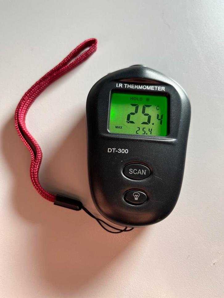Mini digitale non-contact IR Infrarood LCD thermometer., Doe-het-zelf en Verbouw, Gereedschap | Handgereedschap, Gebruikt, Ophalen