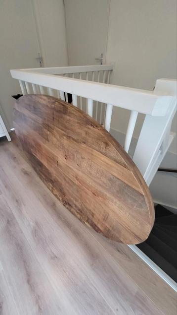 Ovalen eettafel, 160 cm lengte beschikbaar voor biedingen