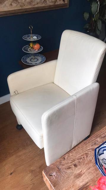 3 zgan fauteuils beige leer gas geveerde leuning op wielen beschikbaar voor biedingen