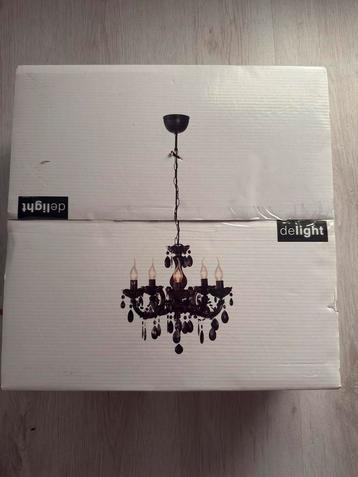 Zwarte kroonluchter lamp nieuw in doos beschikbaar voor biedingen