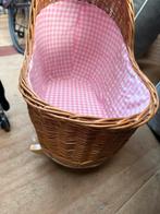 Poppenwagen riet, Kinderen en Baby's, Speelgoed | Poppen, Ophalen, Zo goed als nieuw, Babypop