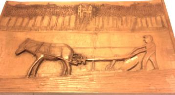 Houtsnijwerk Boer die aan het ploegen is paard NAIEF beschikbaar voor biedingen