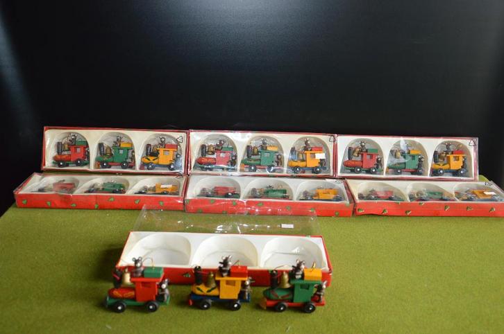 18 houten vintage kerstboomhangers uit jaren 80,locomotiefje, Diversen, Kerst, Gebruikt, Ophalen of Verzenden