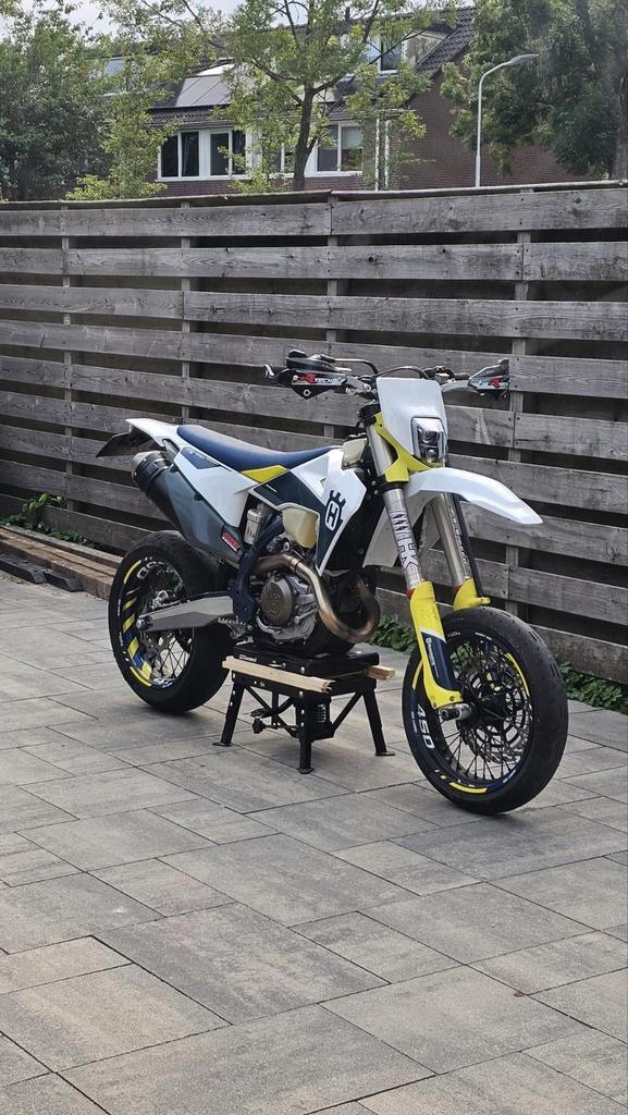 Husqvarna FS 450 Supermoto | 2021 | Zeer nette staat | Volle, Motoren, Motoren | Husqvarna, Particulier, Enduro, meer dan 35 kW