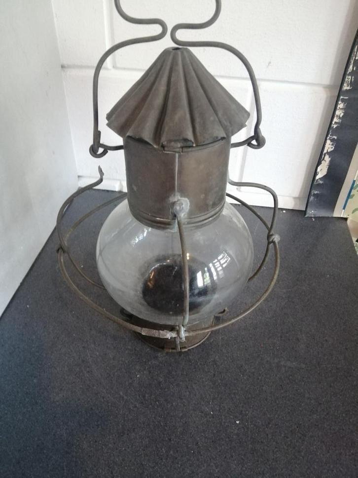 OUD VINTAGE SCHEEPS LAMP IN GELEEFDE STAAT 35 CM HOOGTE, Verzamelen, Scheepvaart, Gebruikt, Gebruiksvoorwerp, Motorboot of Zeilboot