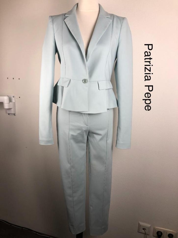 Patrizia Pepe Kostuum  (mt: 38/40) 18,6/7780, Kleding | Dames, Jasjes, Kostuums en Pakken, Zo goed als nieuw, Maat 38/40 (M), Blauw