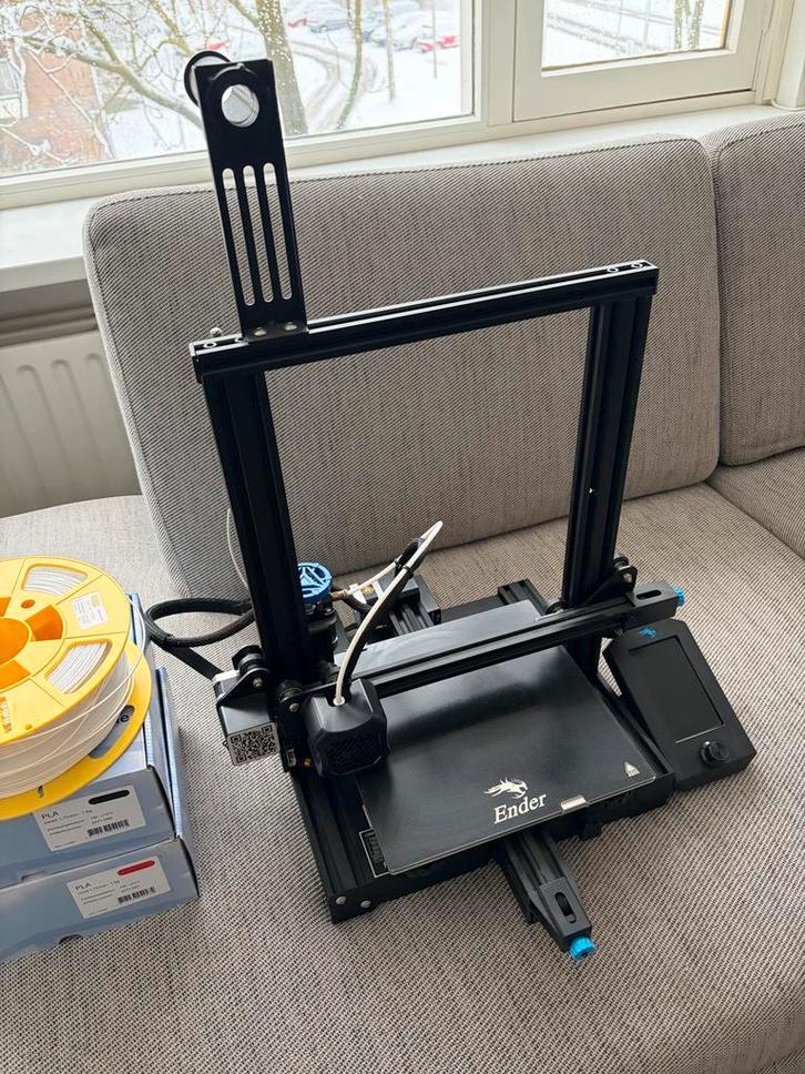 3D printer - Creality Ender 3 V2 met 3 filament rollen, Computers en Software, 3D Printers, Zo goed als nieuw, Ophalen
