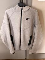Nike Tech Fleece Jas - Maat 158, Ophalen of Verzenden, Zo goed als nieuw, Overige maten, Grijs