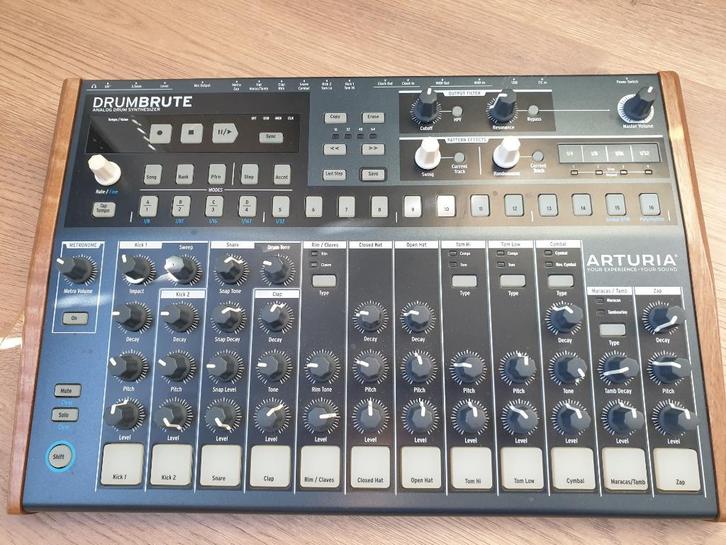 Arturia Drumbrute Analog drummachine, Muziek en Instrumenten, Drumcomputers, Gebruikt, Overige merken, Ophalen of Verzenden