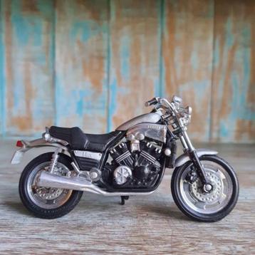 59787: Yamaha V-Max - Maisto 1:18 beschikbaar voor biedingen