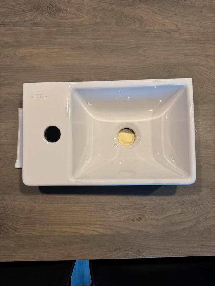 Nieuw! Villeroy & Boch Avento Fontein - Links, Doe-het-zelf en Verbouw, Sanitair, Nieuw, Wastafel, Steen, Ophalen of Verzenden