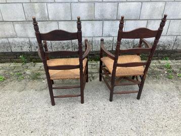Set van 2 Antieke Houten Stoelen met Rietzitting beschikbaar voor biedingen
