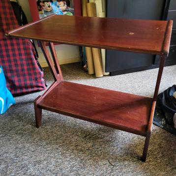 Vintage TV Tafeltje Hout beschikbaar voor biedingen