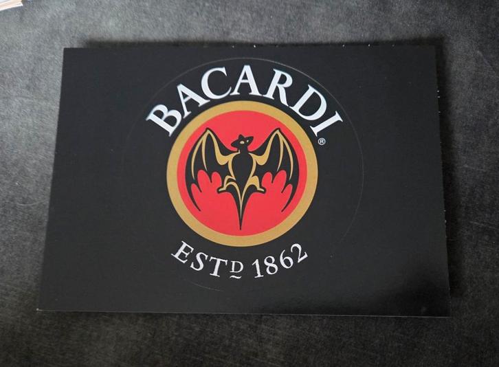 Bacardi - kaart met sticker, Verzamelen, Ansichtkaarten | Themakaarten, Ongelopen, 1980 tot heden, Overige thema's, Verzenden