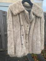 Nerts bontjas bieden, Ophalen, Gedragen, Beige