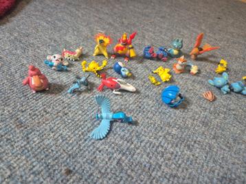 Pokemon figuren(heel klein) nintendo beschikbaar voor biedingen