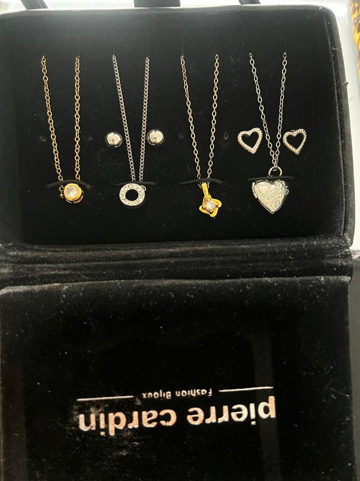 Pierre Cardin Sieradenset, Sieraden, Tassen en Uiterlijk, Kettingen, Zo goed als nieuw, Overige materialen, Goud, Met edelsteen