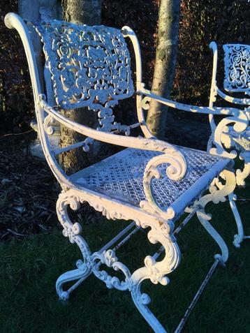 Prachtige set antieke tuinstoelen !!! beschikbaar voor biedingen