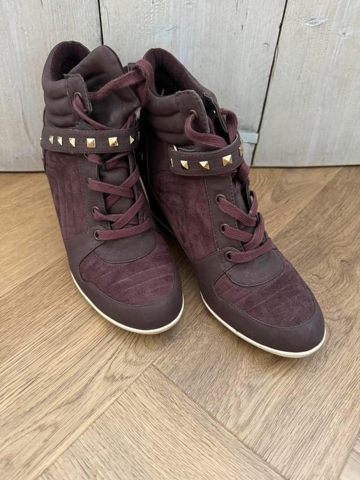 Lage enkel laarzen / sleehak Bordeaux rood maat 41 ZGAN, Kleding | Dames, Schoenen, Zo goed als nieuw, Schoenen met lage hakken