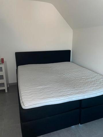 Boxsping inclusief matrassen en topper beschikbaar voor biedingen