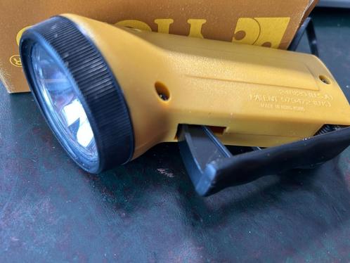knijpkat van yicko model 771 in doos goed werkend, Caravans en Kamperen, Zaklampen, Gebruikt, Batterij, Ophalen of Verzenden