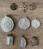 Lotje met oude religie hangers, Antiek en Kunst, Ophalen of Verzenden