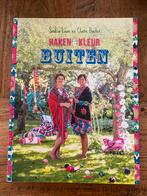 Saskia Laan - Haken & Kleur buiten, Ophalen of Verzenden, Zo goed als nieuw, Haken, Patroon of Boek
