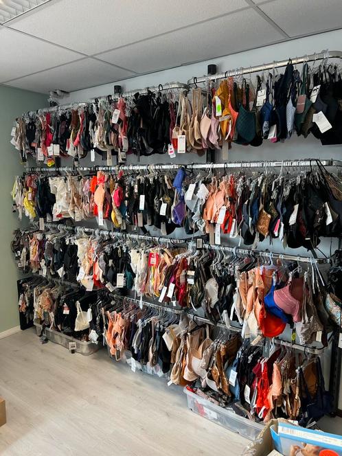 Partij lingerie onder en badmode GEZOCHT!!, Kleding | Dames, Ondergoed en Lingerie, Verzenden
