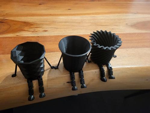 Unieke mini bloempotjes met beweegbare voetjes – 5,5 cm hoog, Tuin en Terras, Bloembakken en Plantenbakken, Zo goed als nieuw