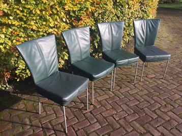 4 x dennengroene eetkamerstoelen, zitten goed igs. beschikbaar voor biedingen