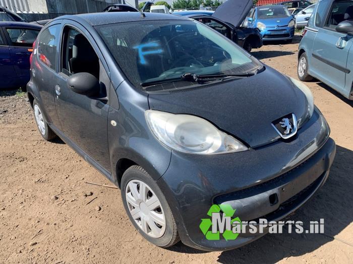 Veiligheidsgordel rechts-voor van een Peugeot 107, Auto-onderdelen, Interieur en Bekleding, Peugeot, Gebruikt, 3 maanden garantie