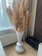 Witte vaas met pampasgras, Huis en Inrichting, Overige materialen, Wit, Ophalen of Verzenden, Zo goed als nieuw