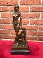 licht erotisch bronzen beeld, Cleopatra met jachtluipaard, Antiek en Kunst, Ophalen of Verzenden