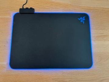 Razer Firefly V2 Chroma Gaming Muismat beschikbaar voor biedingen