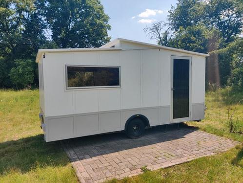 Stijlvol Tiny House - Pipowagen - Keet - Caravan Tuinkantoor, Zakelijke goederen, Machines en Bouw | Keten en Containers, Ophalen of Verzenden