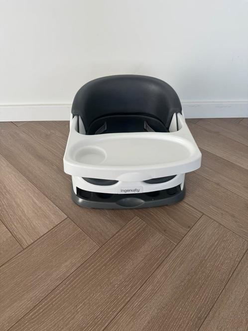 Ingenuity babyzitje grijs, Kinderen en Baby's, Kinderstoelen, Zo goed als nieuw, Ophalen