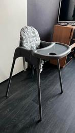 Grijze kinderstoel met kussen, Kinderen en Baby's, Kinderstoelen, Ophalen, Zo goed als nieuw, Overige typen, Afneembaar eetblad