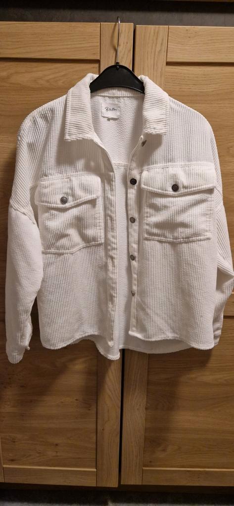 Witte oversized dames blouse corduroy xs bien blue sting, Kleding | Dames, Jasjes, Kostuums en Pakken, Zo goed als nieuw, Maat 34 (XS) of kleiner