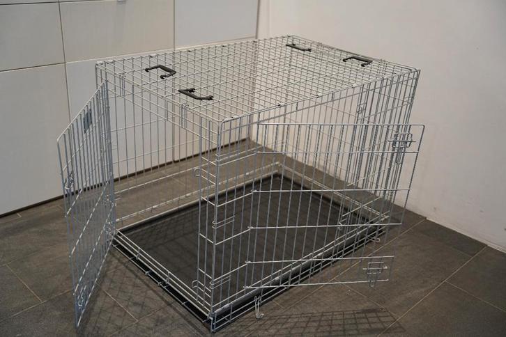 Bench, Dieren en Toebehoren, Hondenbenches, Zo goed als nieuw, Ophalen